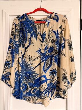 Tahari Blue Floral V-Neck Blouse